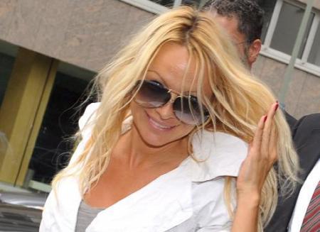Pamela Anderson te bloot