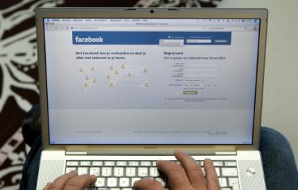 'Facebook sluist informatie door'