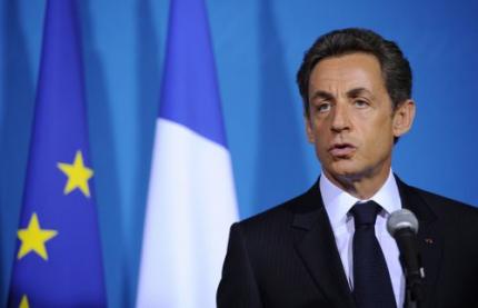 Sarkozy houdt poot stijf