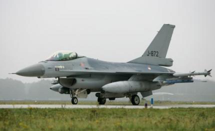 F16's onderscheppen Russische bommenwerpers