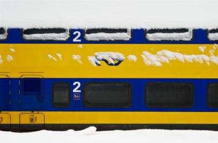 NS splitst dienstregeling vanwege sneeuw