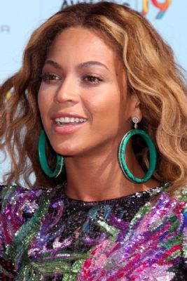 Beyoncé en Keys filmen clip in sloppenwijken Rio