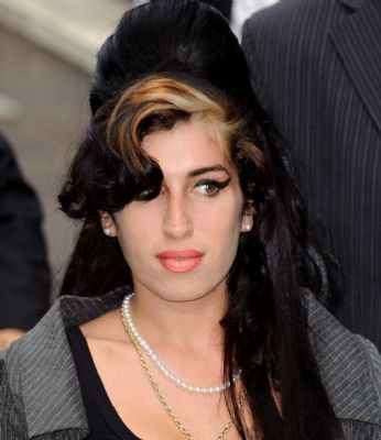 Amy Winehouse blijft nuchter voor vriend