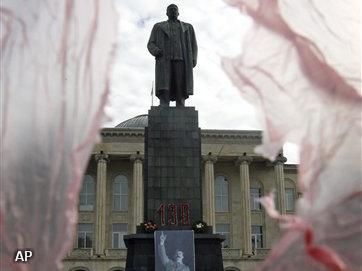 Standbeeld Stalin in Gori weggehaald
