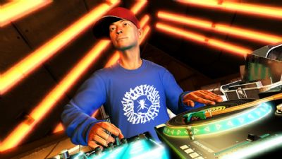 Dj Qbert toont zijn scratchtechniek in 'DJ Hero 2'