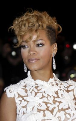 Rihanna scoort eerste filmrol in 'Battleship'