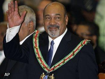 Desi Bouterse beëdigd als president van Suriname