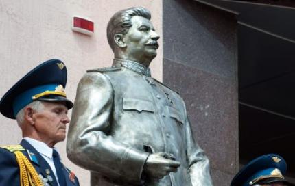 Standbeeld van Stalin opgeblazen in Oekraïne