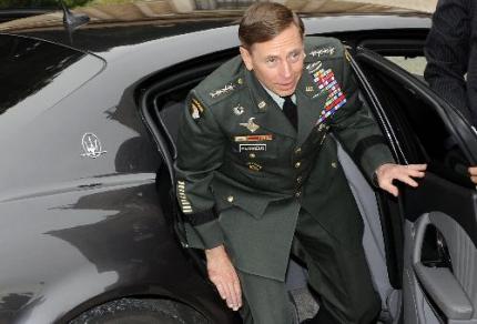 Generaal David Petraeus binnen jaar weg