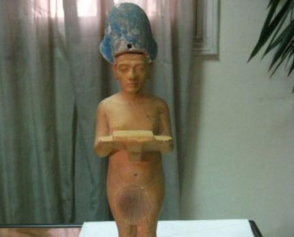 Tiener vindt gestolen beeld farao in Caïro
