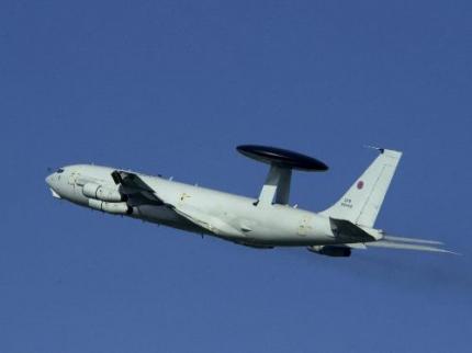 NAVO's AWACS controleren luchtruim Libië