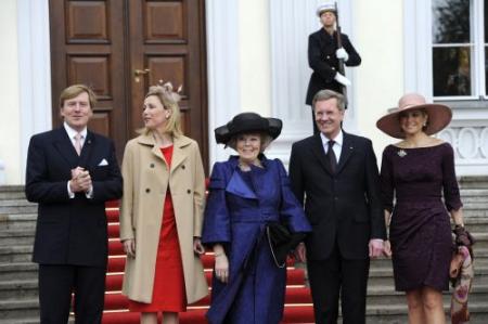 Koningin begint staatsbezoek aan Duitsland