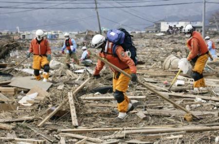 Japan zoekt naar vermisten bij Fukushima I