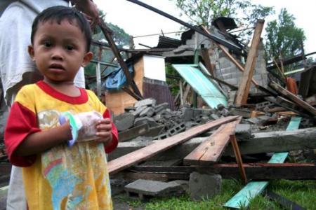 Paniek na aardbevingen Sulawesi