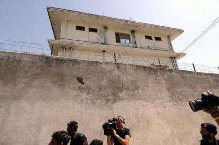 Politie sluit omgeving huis Bin Laden af