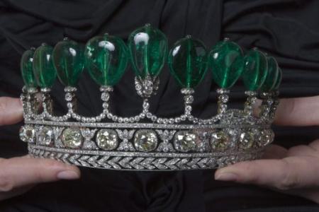 's Werelds duurste tiara brengt 8 miljoen op