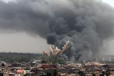 'NAVO-aanval Tripoli eist tientallen levens'