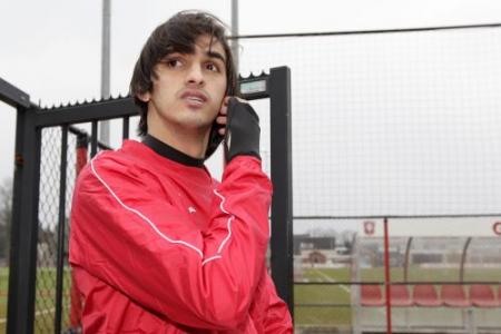 Twente ontkent akkoord met Benfica over Ruiz
