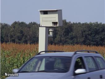 Brabander te enthousiast met nieuwe auto (Foto: Novum)