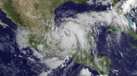 Orkaanwaarschuwing Mexicaanse kust om Arlene