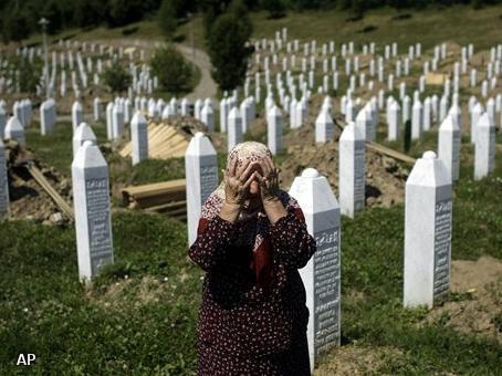 Den Haag benadert 'bondgenoten' over Srebrenica