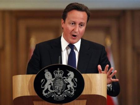 Cameron terug voor debat mediaschandaal