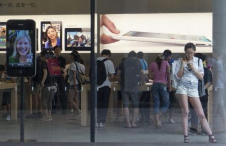 Zelfs personeel trapt in nepwinkel Apple