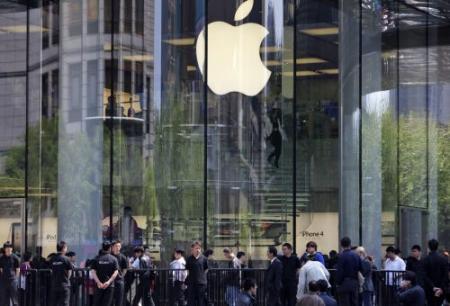 Tientallen nepwinkels Apple gevonden in China