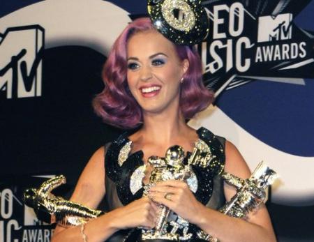 Lady Gaga en Katy Perry winnen MTV Awards