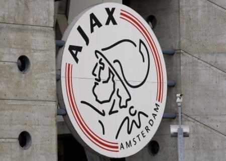Ajax doet aangifte van huisvredebreuk