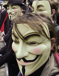 Anonymous-maskers (bron: Wikimedia, foto: James Harrison, licentie: publiek domein)