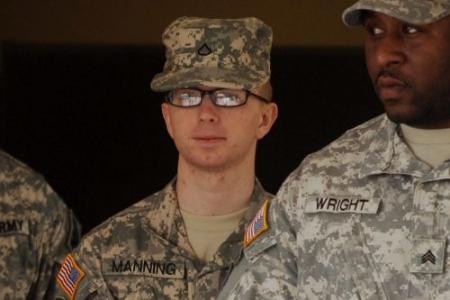 Manning aangeklaagd voor hulp aan vijand VS
