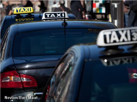 Taxichauffeur die op collega's inreed vrij (Foto: Novum)