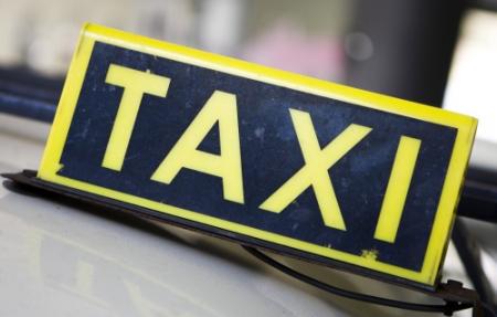 'Taxibedrijven frauderen voor miljoenen'