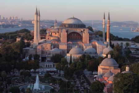 Protest tegen verbod diensten in Hagia Sophia