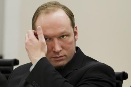 Nabestaanden oneens over Breivik