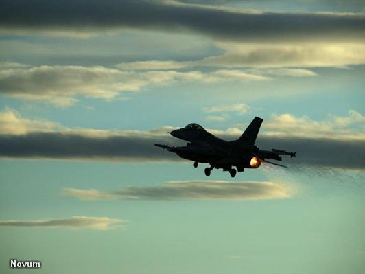 F-16 (Foto: Novum)