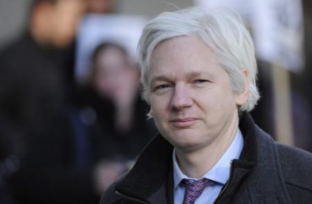 Assange blijft zitten in ambassade Ecuador