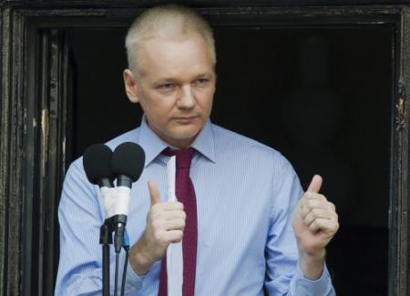 Assange wil premier Australi&euml; aanklagen