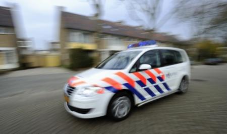 Vandalen gooien steen van viaduct in Alkmaar