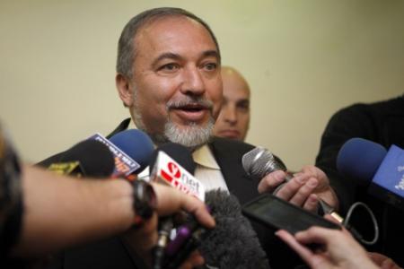 Israëlische ex-minister officieel aangeklaagd