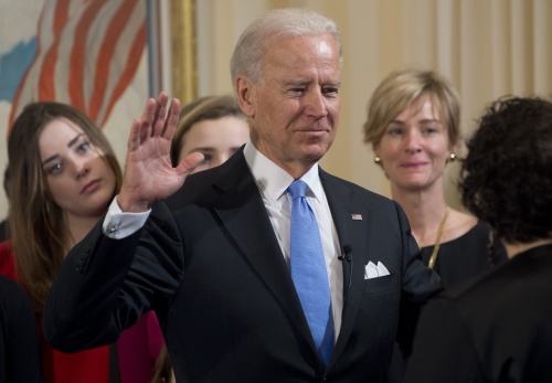 Vice-president Joe Biden overweegt kandidatuur