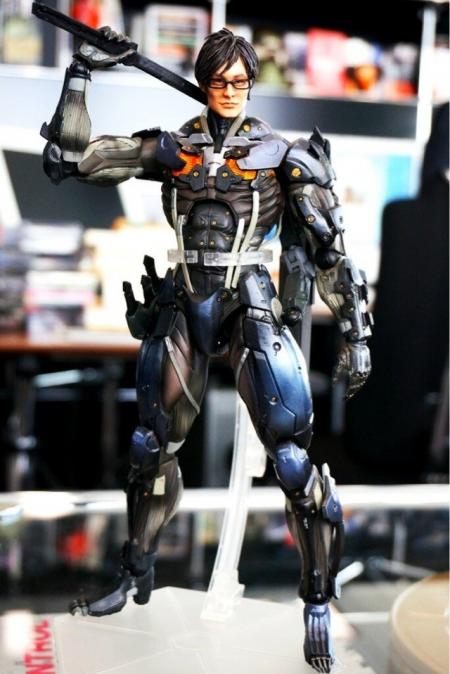 Raiden figurine