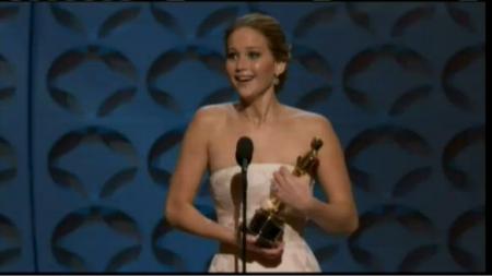 Jennifer Lawrence is aardig onder de indruk van haar oscar