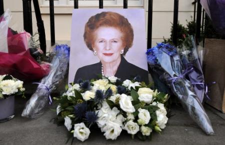 Bont gezelschap naar uitvaart Thatcher