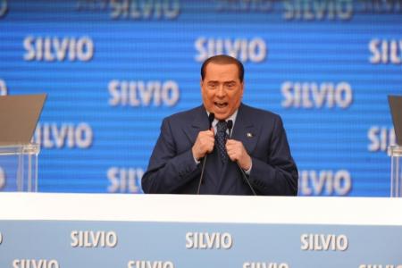 Peiling: Berlusconi zou verkiezingen winnen