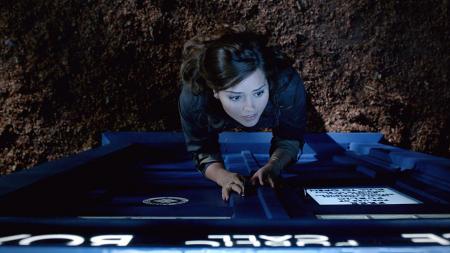 Doctor Who: Hide - Clara buiten de TARDIS