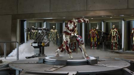 Iron Man 3: Iron Man  en Iron Legion
