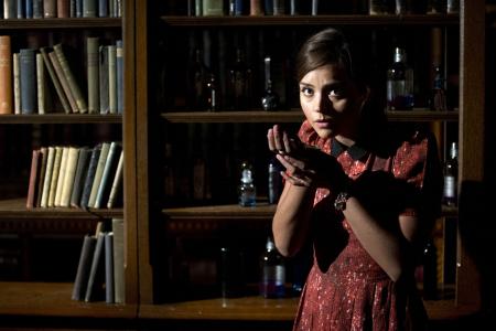 Doctor Who: Journey to the Center of the TARDIS: Clara in de bibliotheek