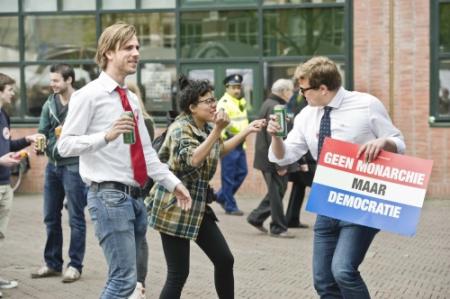 Manifestatie op Waterlooplein doodgebloed